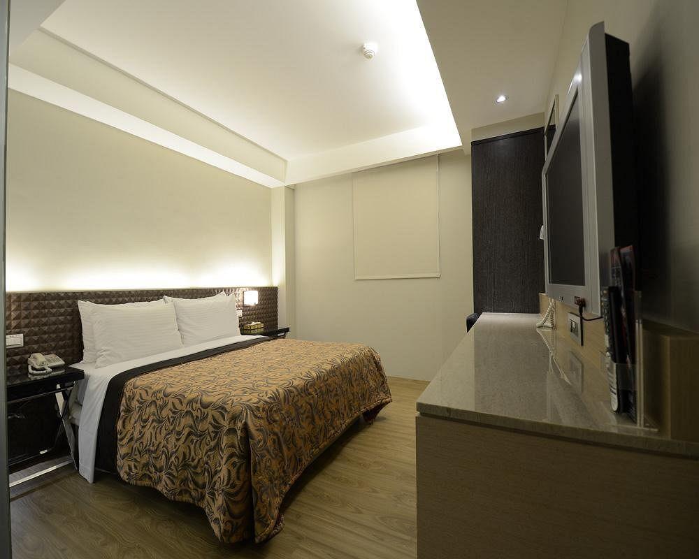 Royal Garden Hotel Taipei Exterior photo