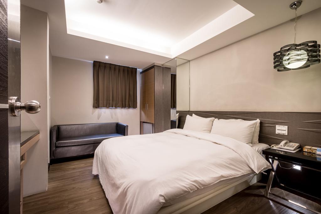 Royal Garden Hotel Taipei Exterior photo