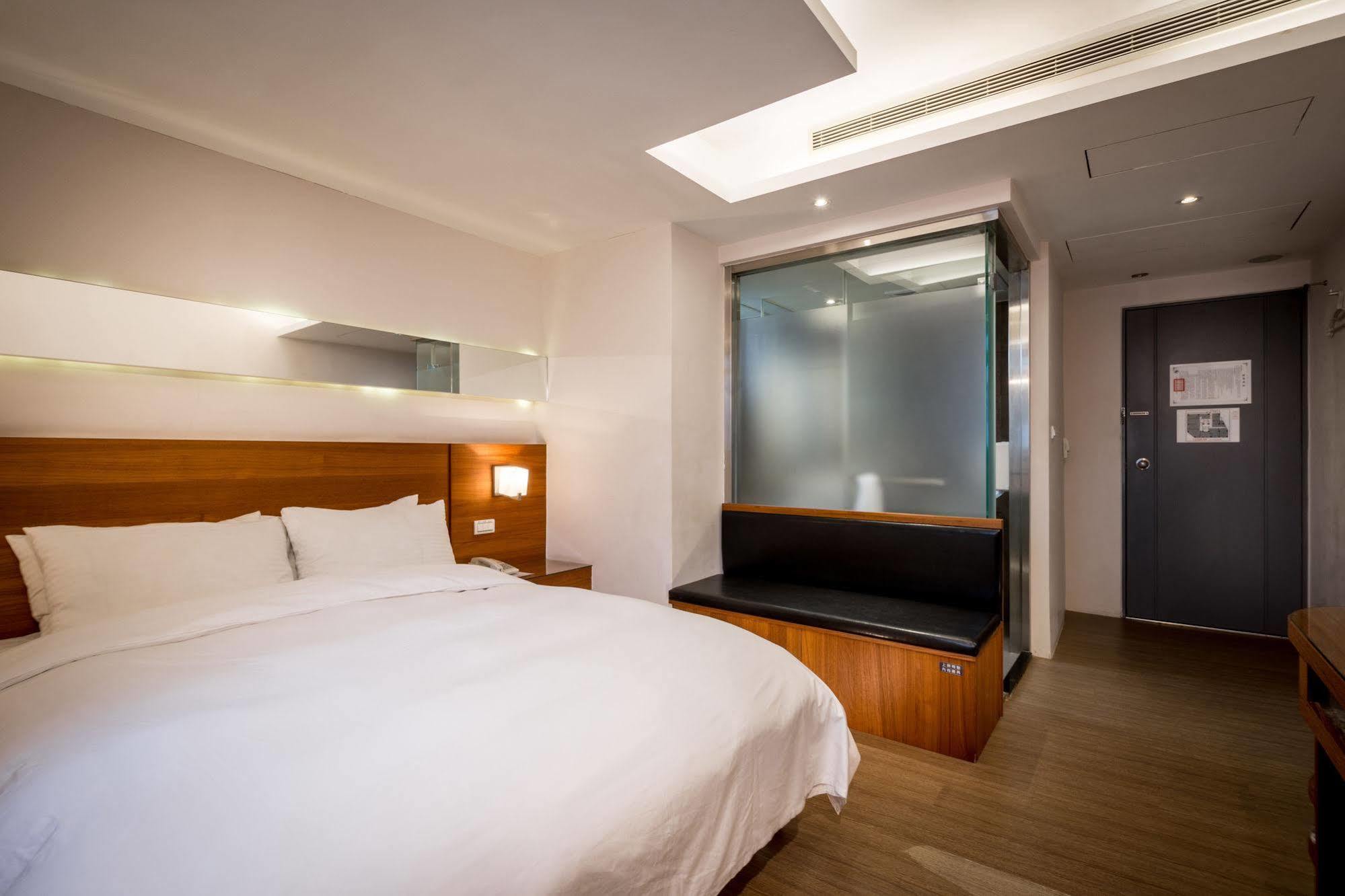 Royal Garden Hotel Taipei Exterior photo